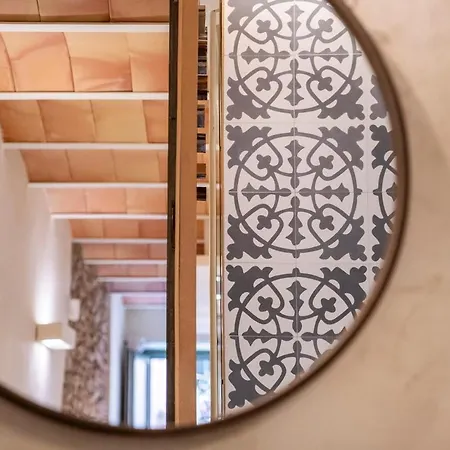 Vakantiehuis Luxurious Barri Vell House - Heart Of The Old Town *